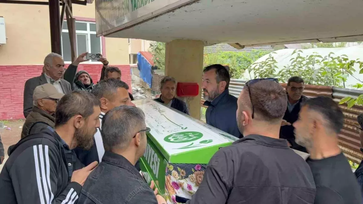 Gökçebey\'deki Bıçaklı Kavga: Genç Kadın Hayatını Kaybetti