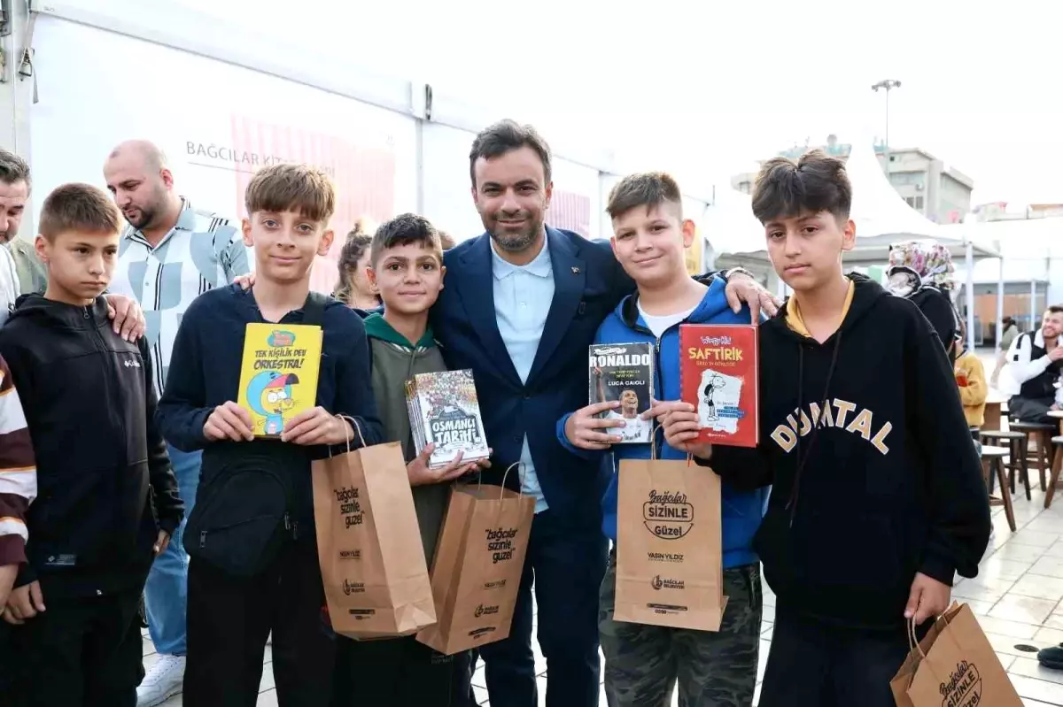 4. Bağcılar Kitap Fuarı Ziyaretçileri Eğlendiriyor ve Öğretiyor