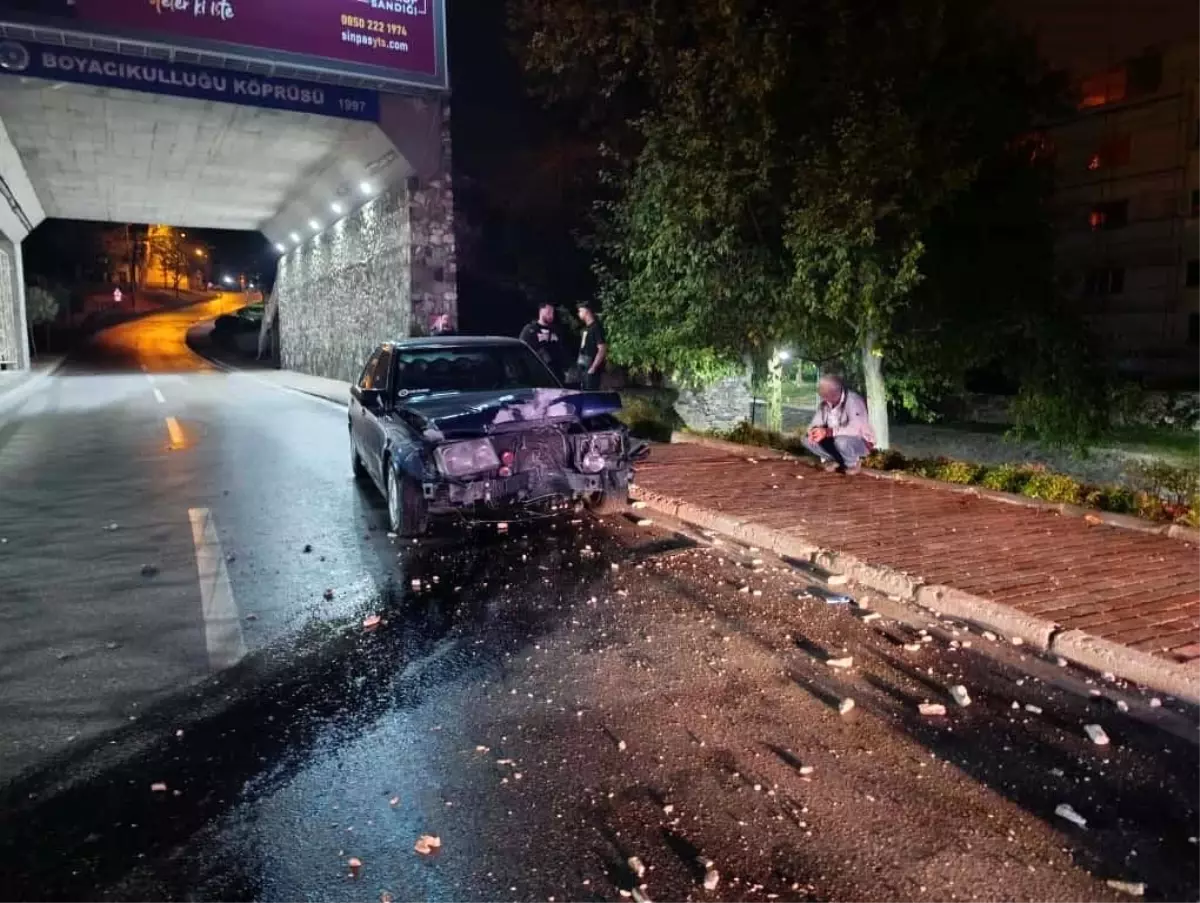 Bursa\'da Kazaya Karışan Sürücü Olay Yerinden Kaçtı