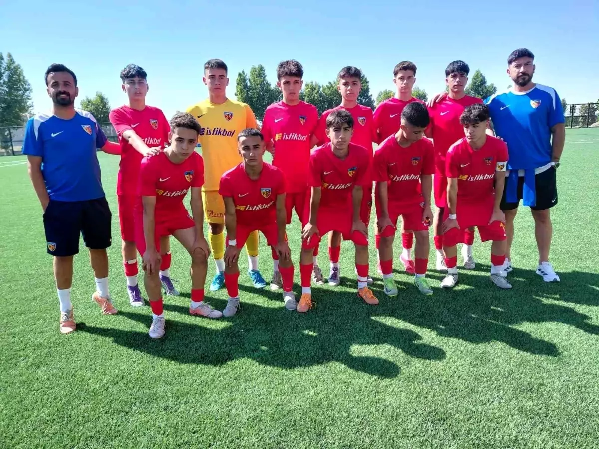 Kayserispor U-15, Çankaya\'yı 4-0 Geçti