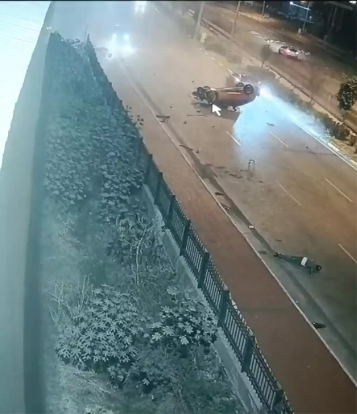 İskenderun\'da Otomobil Yayalara Çarptı