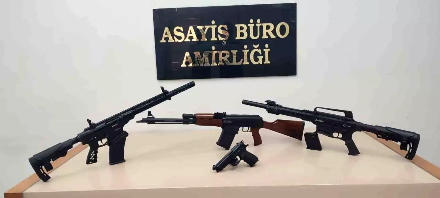 İnegöl\'de Düğün Konvoyunda Havaya Ateş Açan 4 Kişi Yakalandı