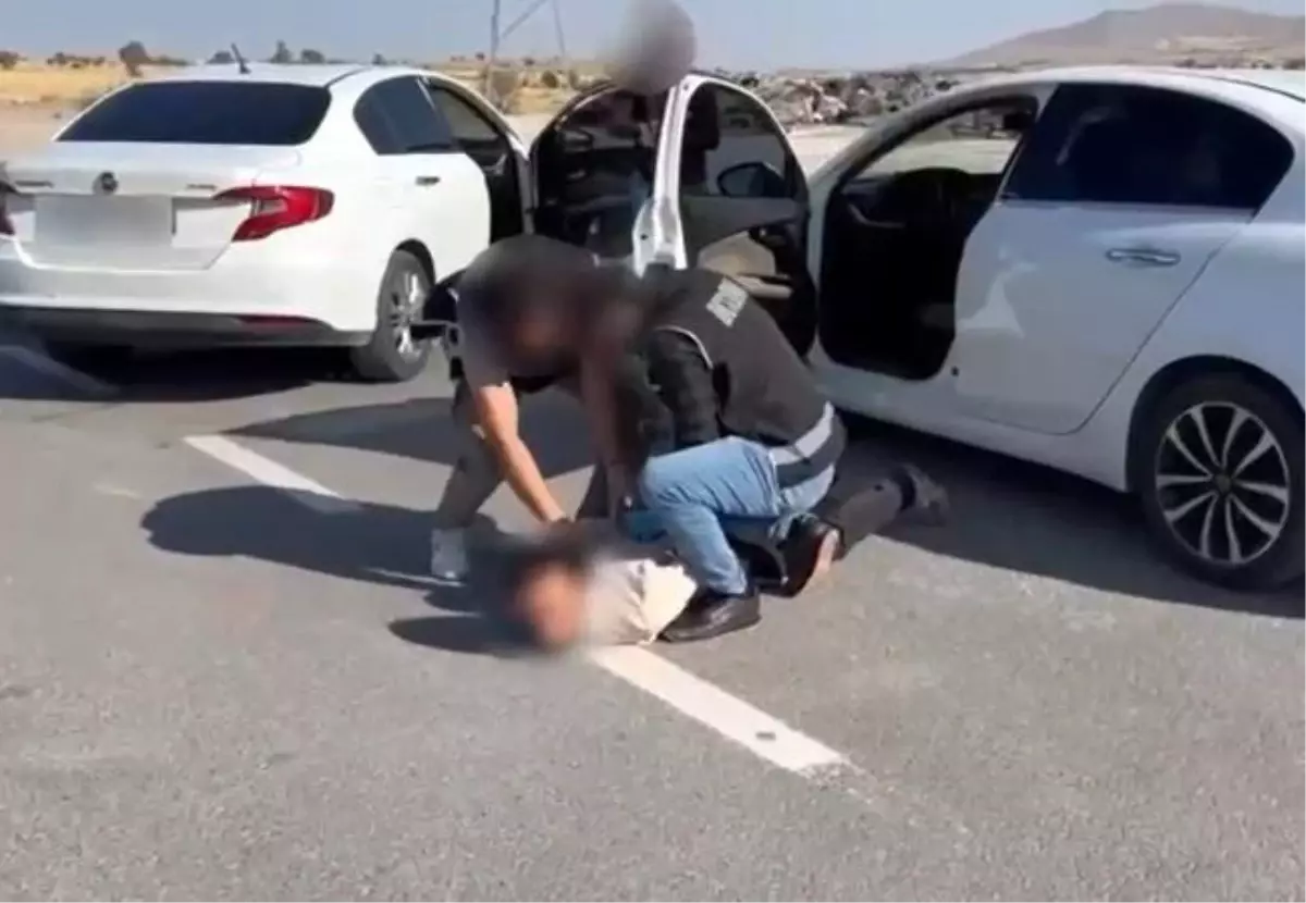 Kayseri\'de 21 Ruhsatsız Tabanca Ele Geçirildi