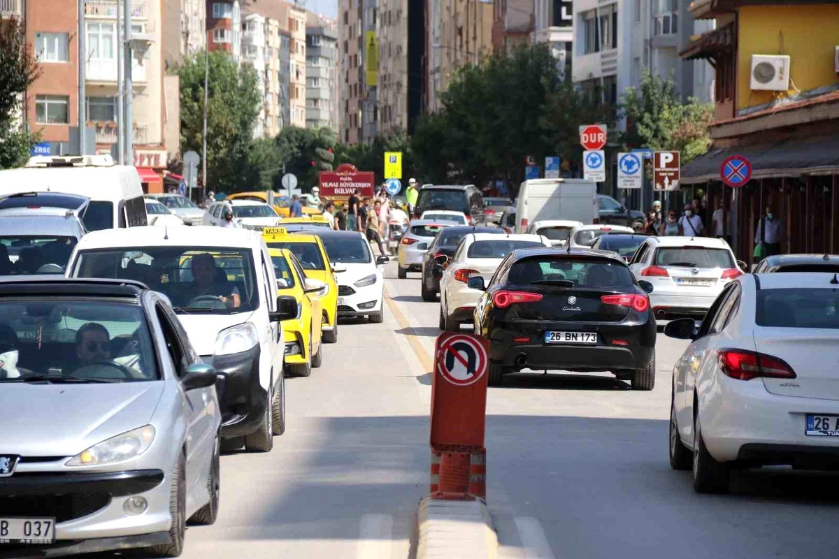 Eskişehir Milletvekili Tanıttı: Şehrin Trafik Sorunu Büyüyor