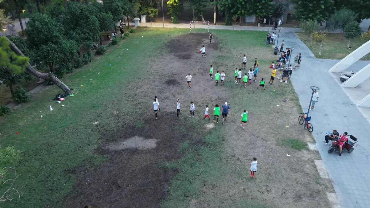 Mahallede Futbol Sahası İle Yeni Bir Başlangıç