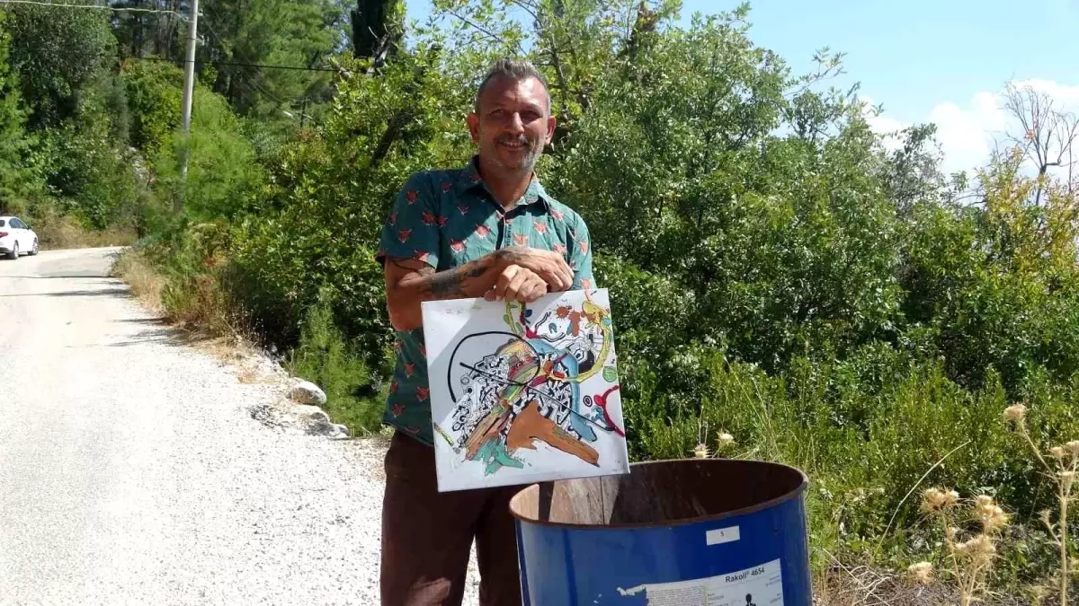 Sanatçının Çöpe Attığı 2 Bin Eser