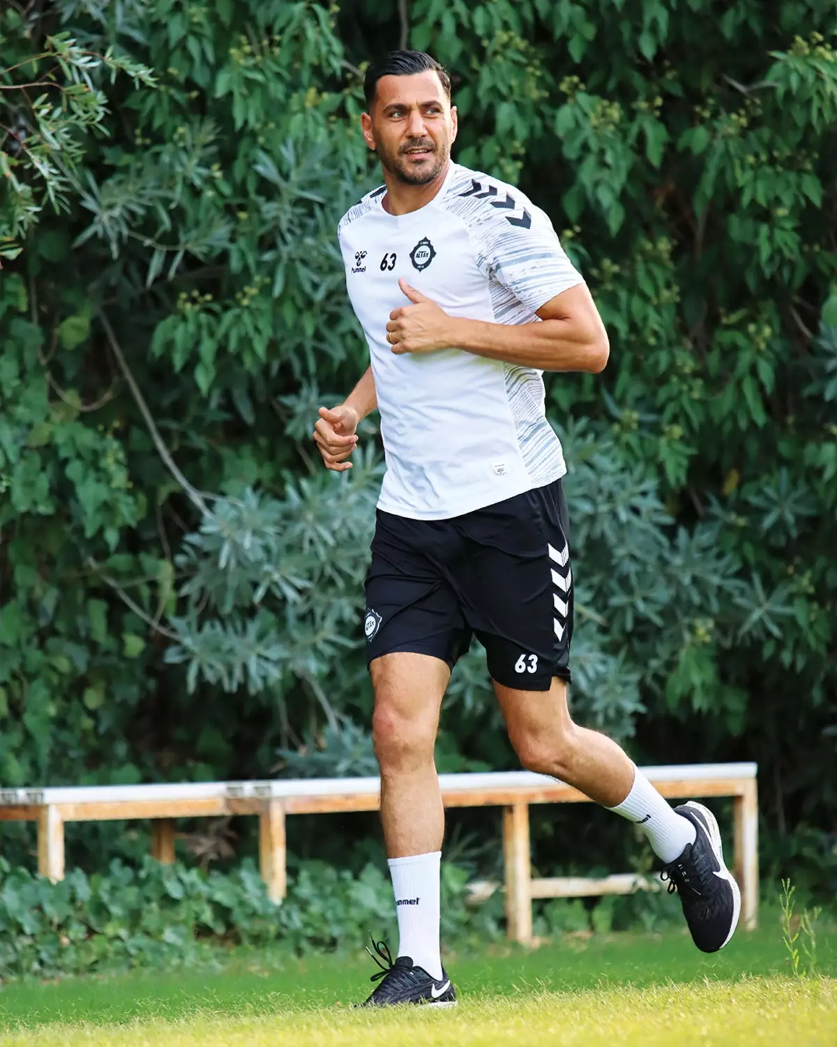 Türk kulübüne büyük şok: Yıldız futbolcunun lisansı çıkarılamadı 