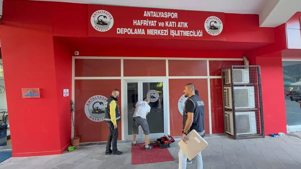 Antalya\'da Rüşvet Operasyonu: 16 Gözaltı