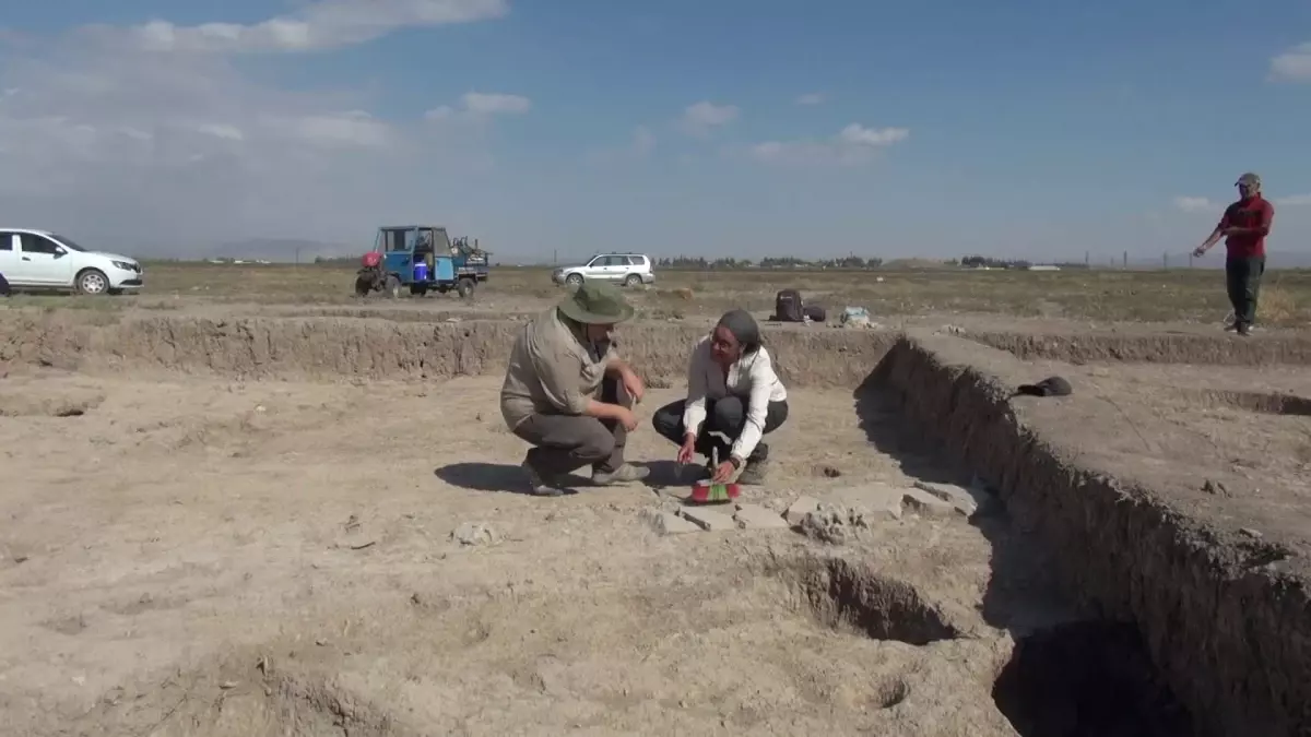 Kurdu Höyük Kazılarında Tarihi İzler