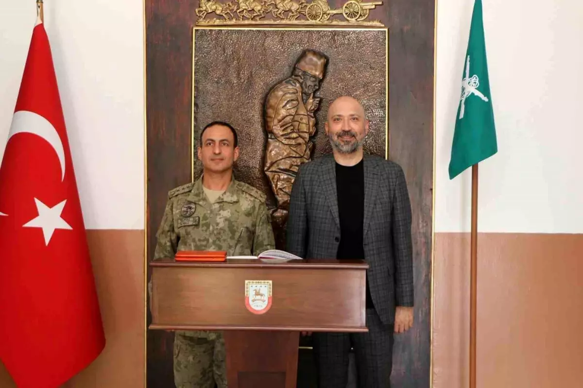 Başkan Arıkan\'dan Garnizon ve Jandarma Komutanlığı\'na Ziyaret