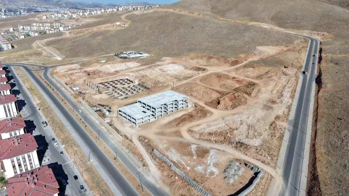 Elazığ\'da Mobilyacılar Sitesi İnşaat Çalışmaları Hızla Devam Ediyor