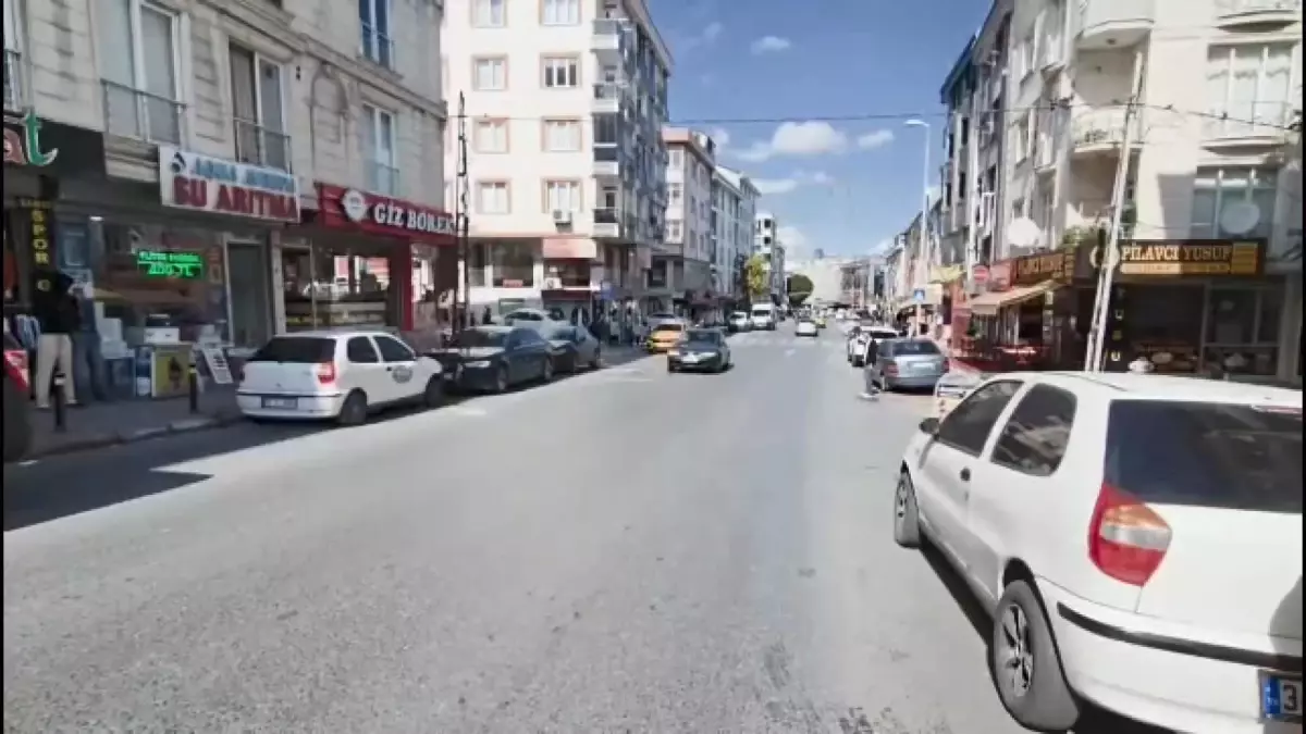 Esenyurt\'ta Polis Takibi: Şüpheli Kaçarken Sürükledi