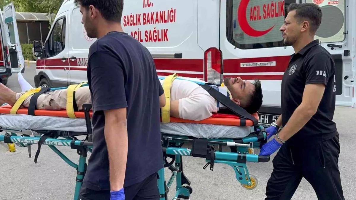 Adıyaman\'da Trafik Kazası: 2 Yaralı