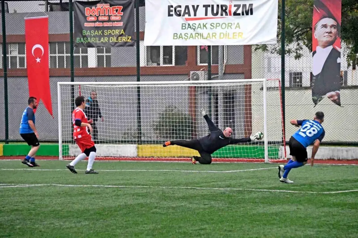 Osmangazi Belediyesi Geleneksel Halı Saha Futbol Turnuvası Başladı