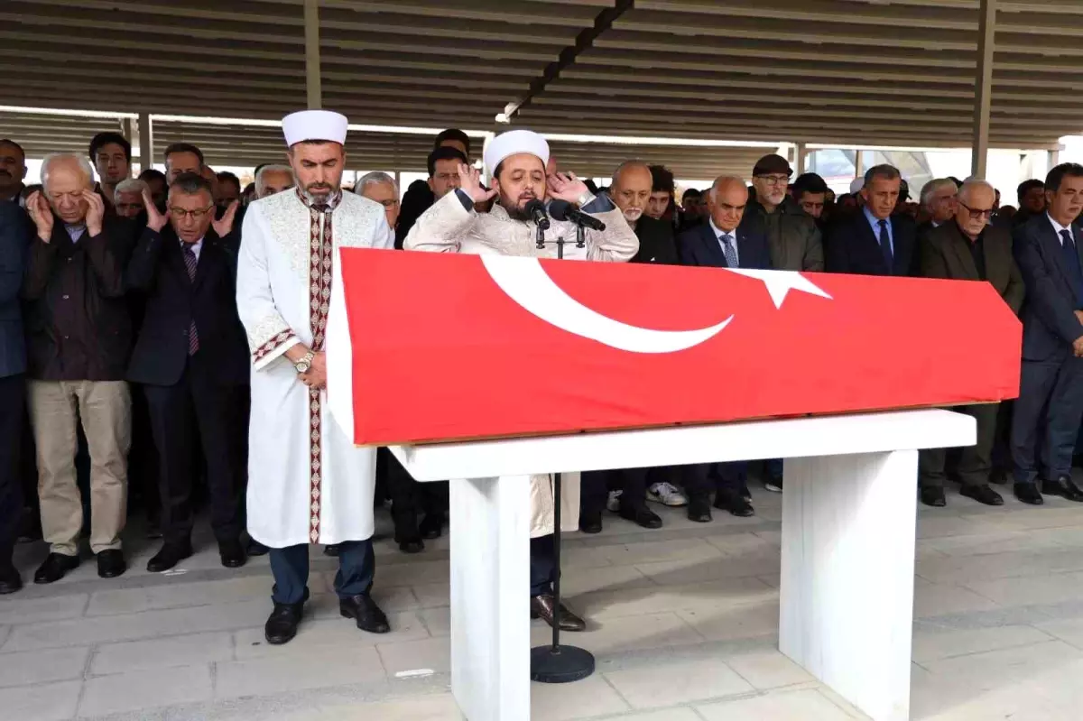 Ünlü Şair Yavuz Bülent Bakiler Son Yolculuğuna Uğurlandı
