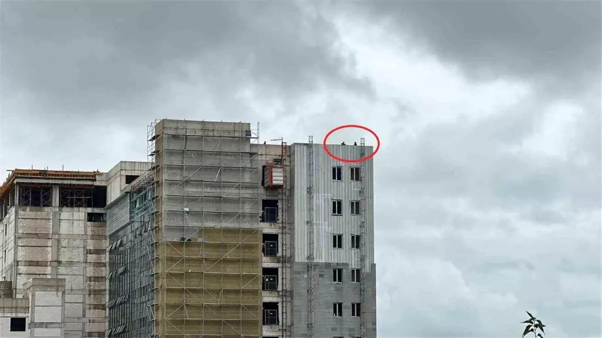 Samsun’da İşçiler Çatıda Eylem Yaptı