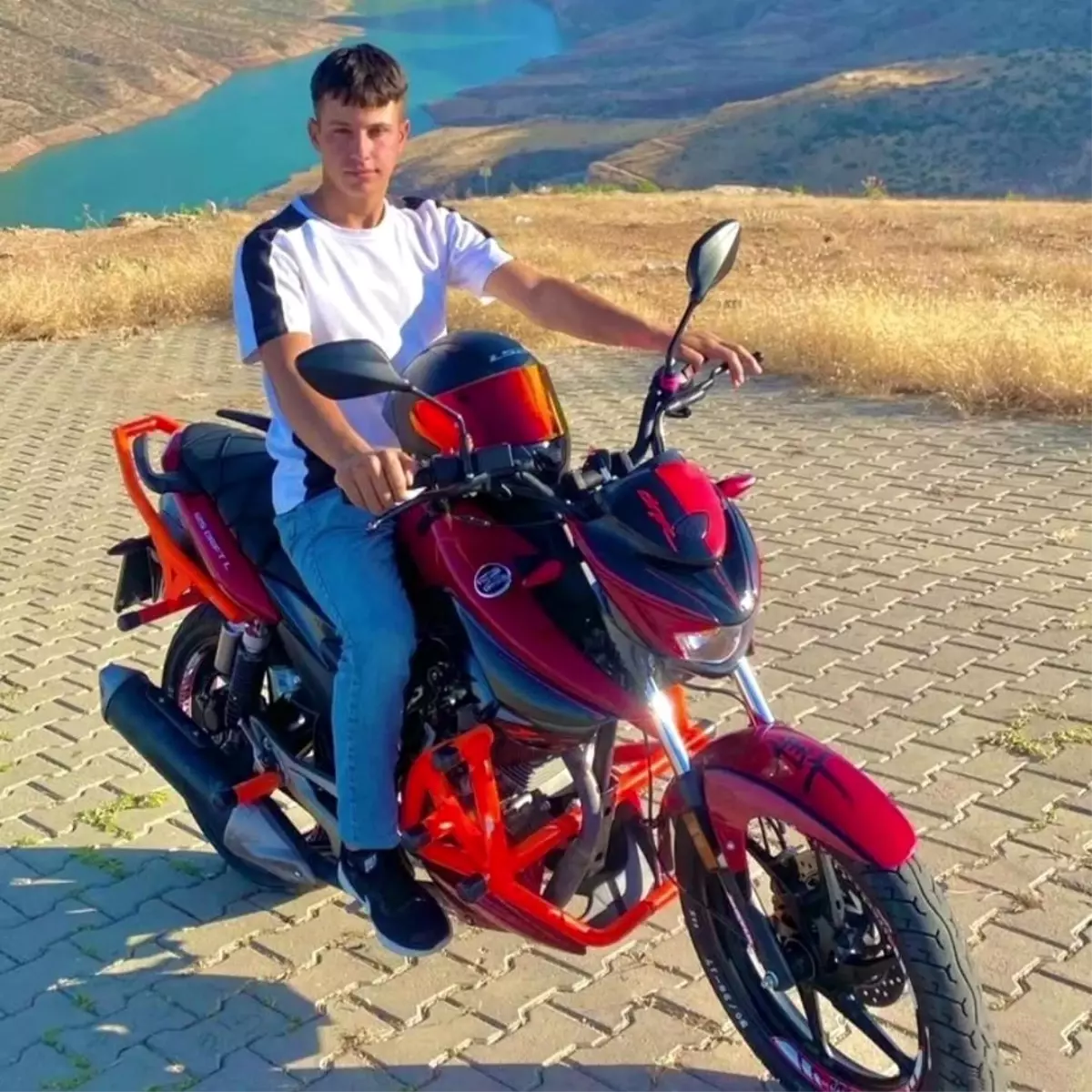 Siirt\'te Motosiklet Kazası: Genç Hayatını Kaybetti