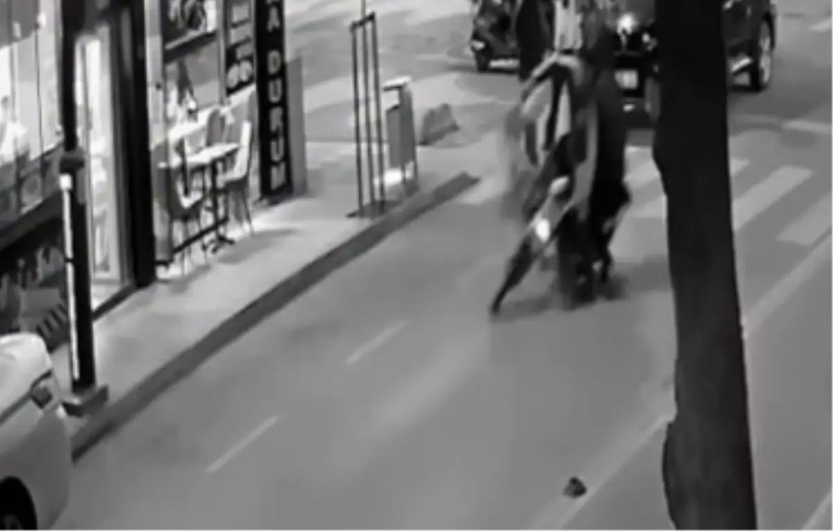 Yaya Geçidinde Motosiklet Kazası: Dindar Ediş Hayatını Kaybetti