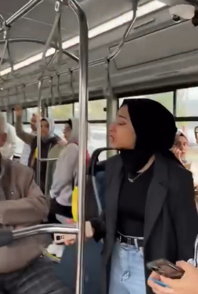 Yolculara küsen otobüs şoföründen olay hareket! Ne kadar dil döküldüyse de nafile