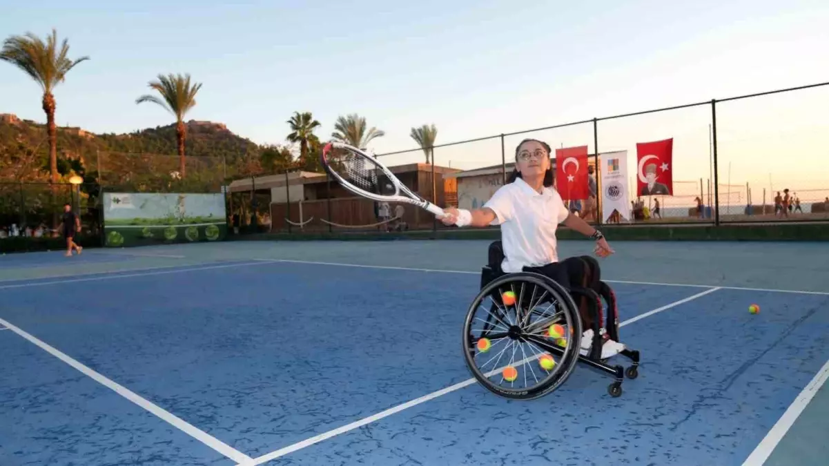 Engelli Bireyler için Tenis Projesi Tanıtıldı