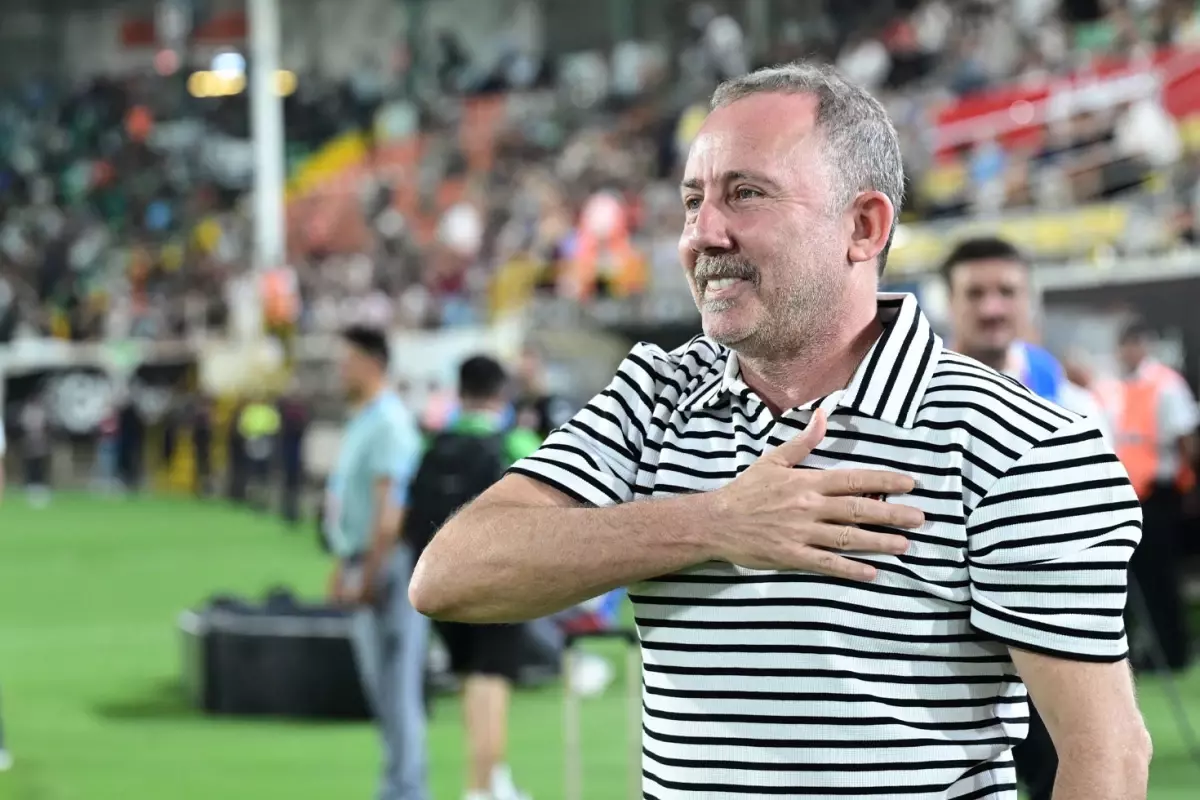 Beşiktaş\'ın yeni yıldızından Sergen Yalçın\'a mesaj: Beni derbide oynat hocam