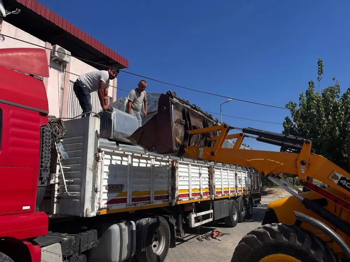 Buharkent\'te 130 Yeni Çöp Konteyneri Hizmete Girdi