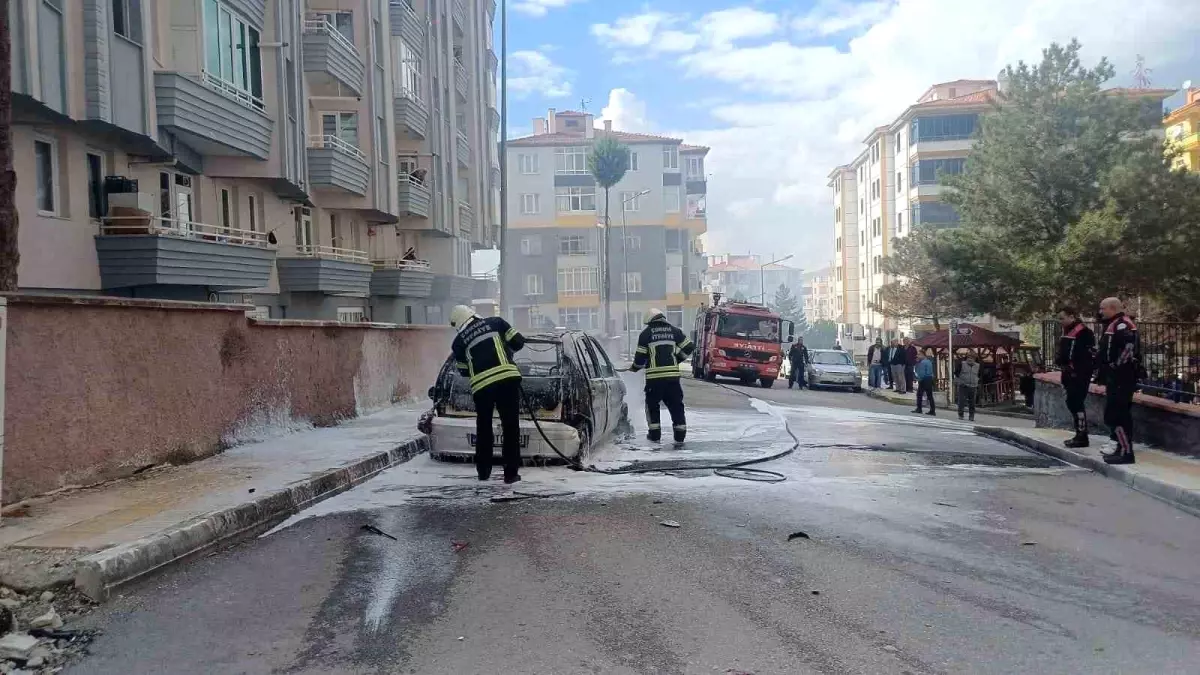 Çorum\'da Kadın İmam Nikahlı Eşinin Arabasını Ateşe Verdi