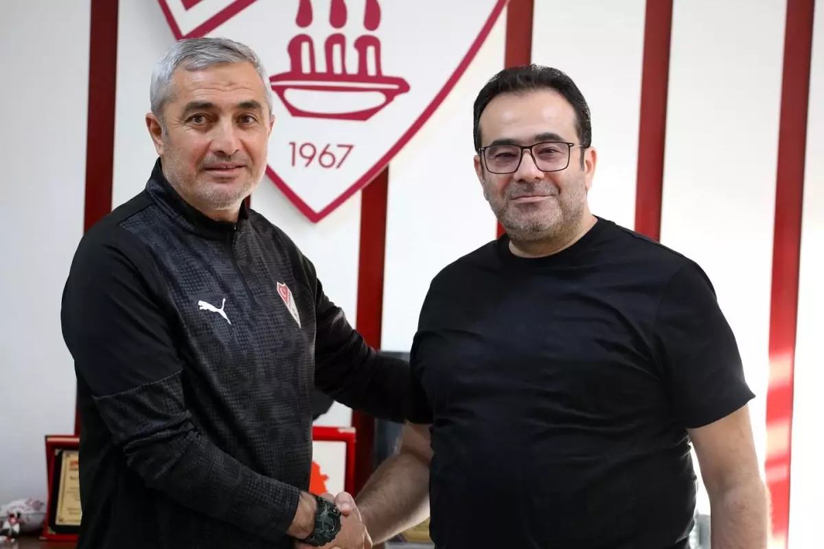 Elazığspor\'da Yeni Dönem: Mustafa Sarıgül İmza Attı