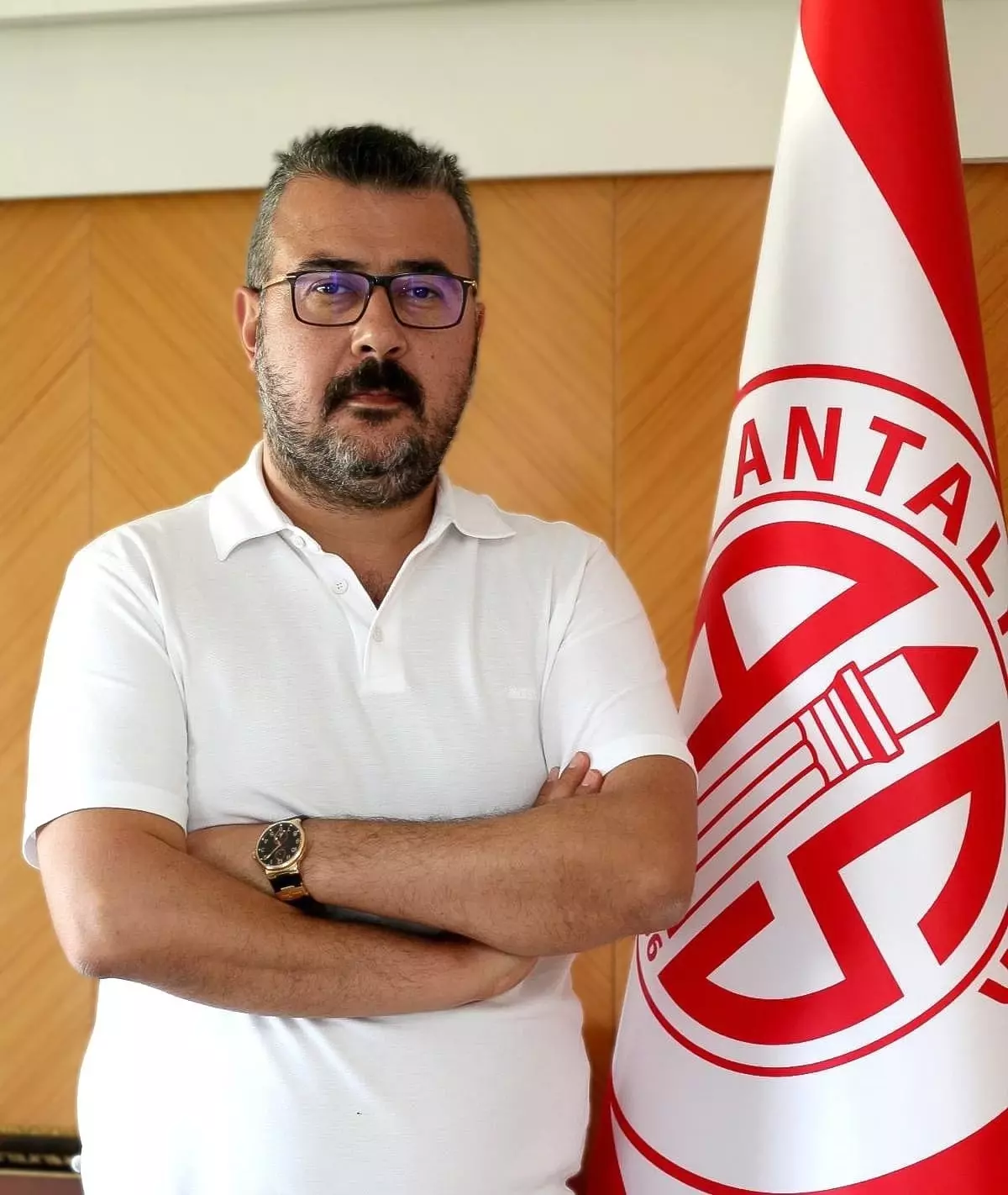 Antalya\'da Rüşvet Soruşturmasında 16 Gözaltı