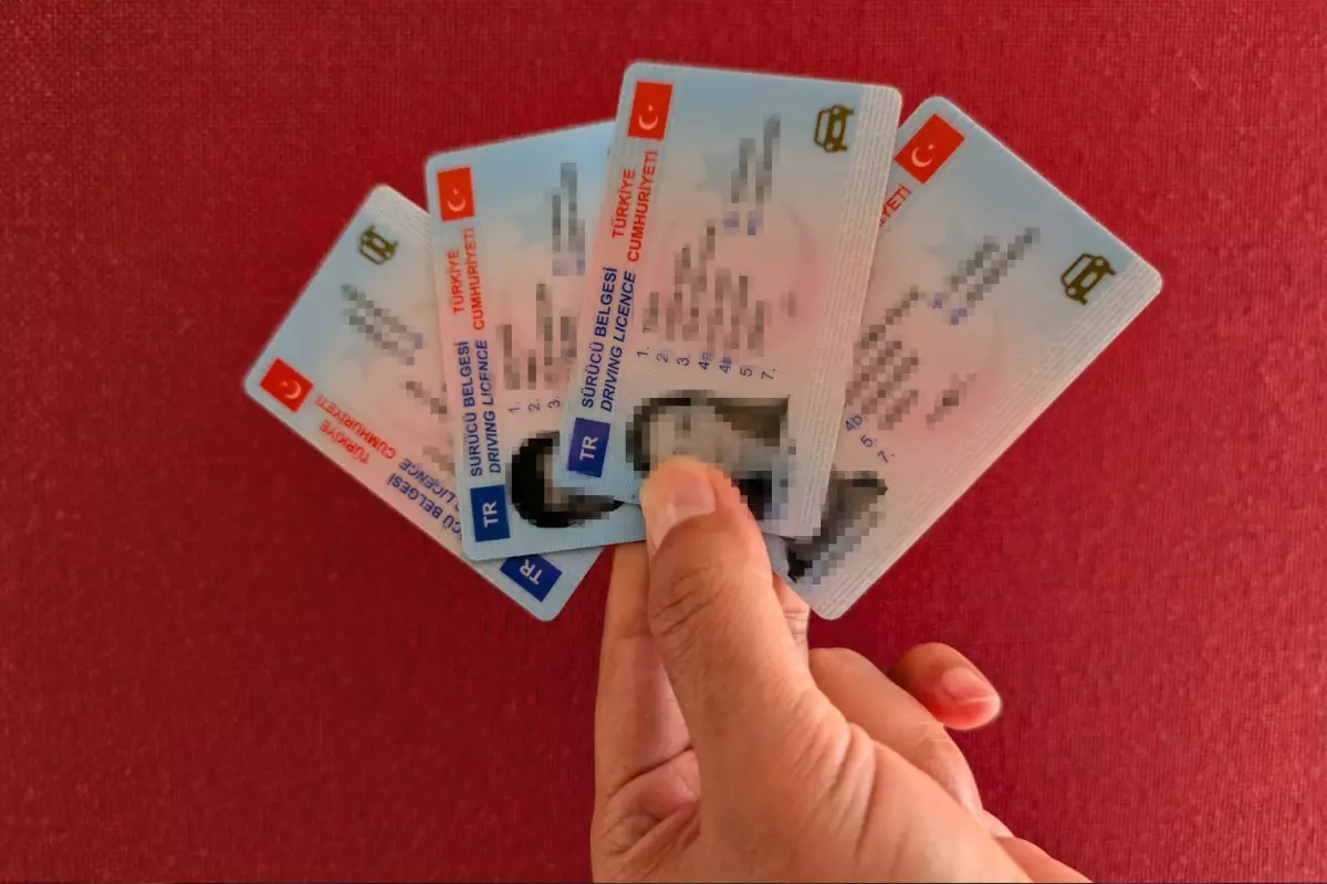 Eski tip ehliyetini yenilemeyen binlerce lira ödeyecek! Süre bu sefer uzatılmayacak