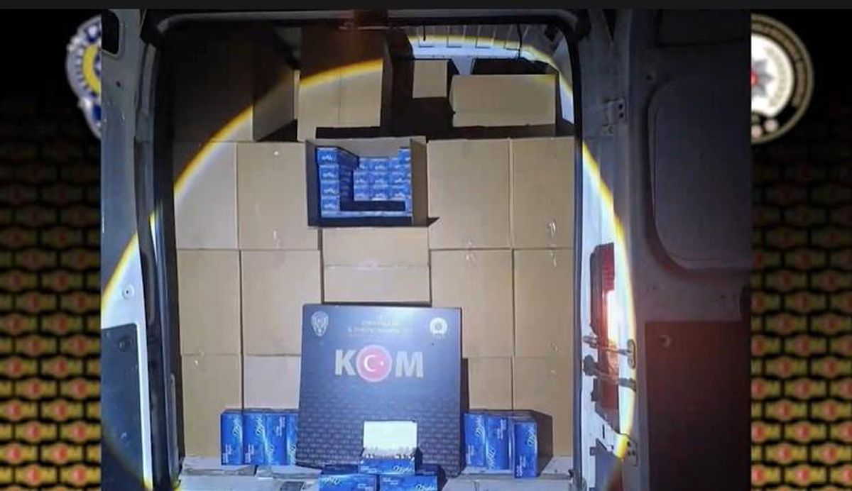 İzmir\'de 10 Milyon TL\'lik Kaçak Ürün Operasyonu