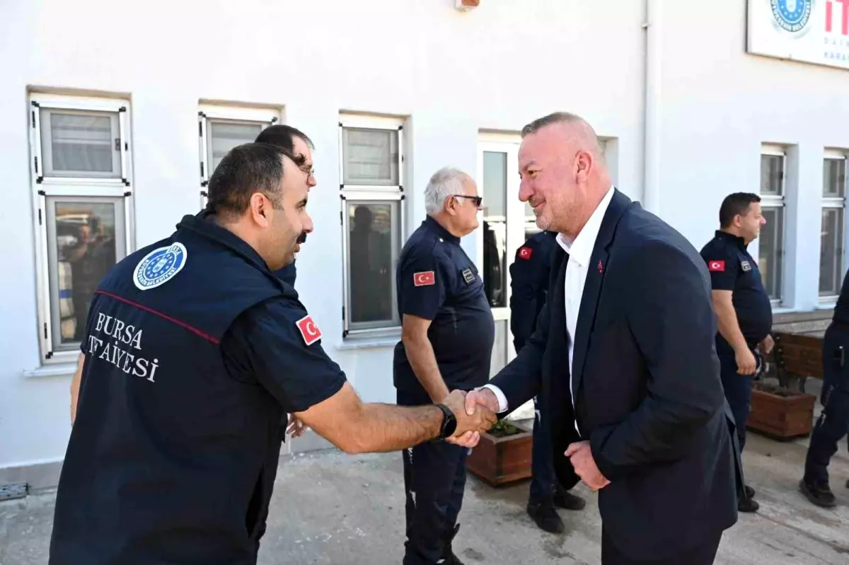 Karacabey Belediye Başkanı itfaiyecilere teşekkür etti
