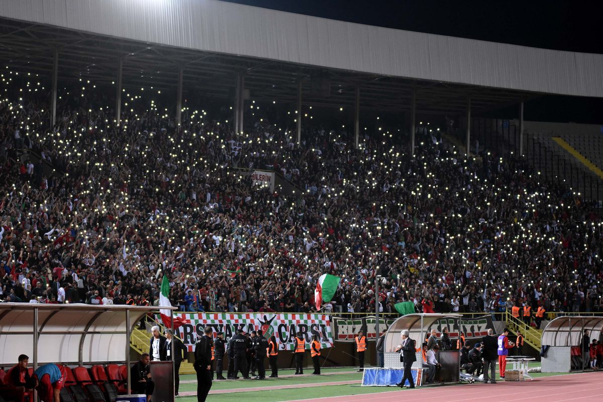 Karşıyaka, 1407 Gün Sonra Atatürk Stadı\'nda