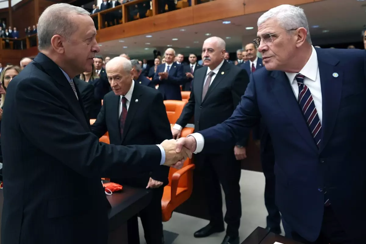 Cumhurbaşkanı Erdoğan\'dan Meclis\'te sürpriz görüşme! İşte o tarihi fotoğraf