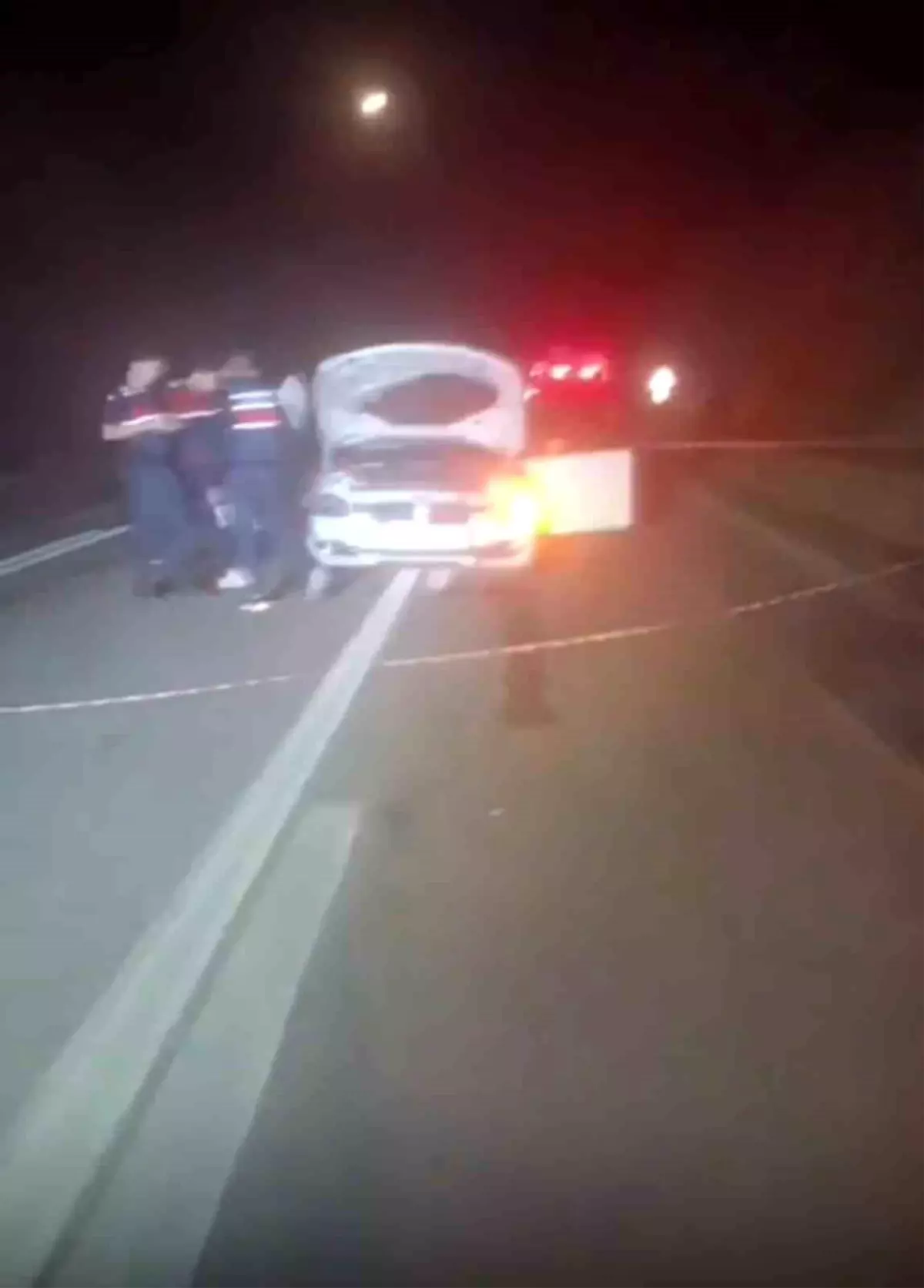 Çamlıyayla\'da Otomobil Kamyona Çarpti: 1 Ölü, 1 Yaralı
