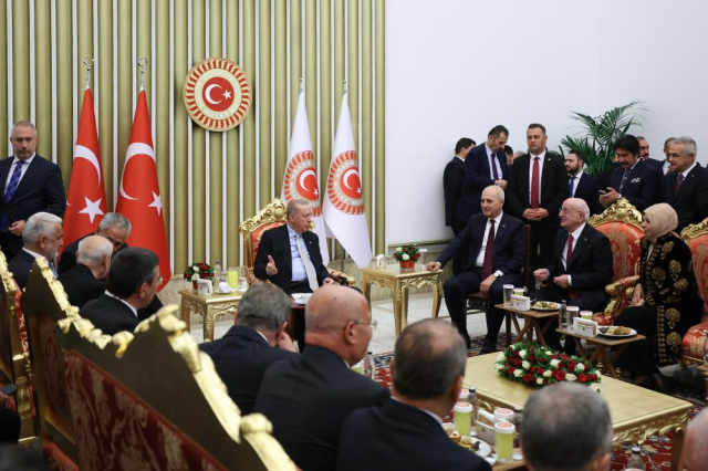 Tarihi fotoğraf! Cumhurbaşkanı Erdoğan, parti liderleriyle bir araya geldi