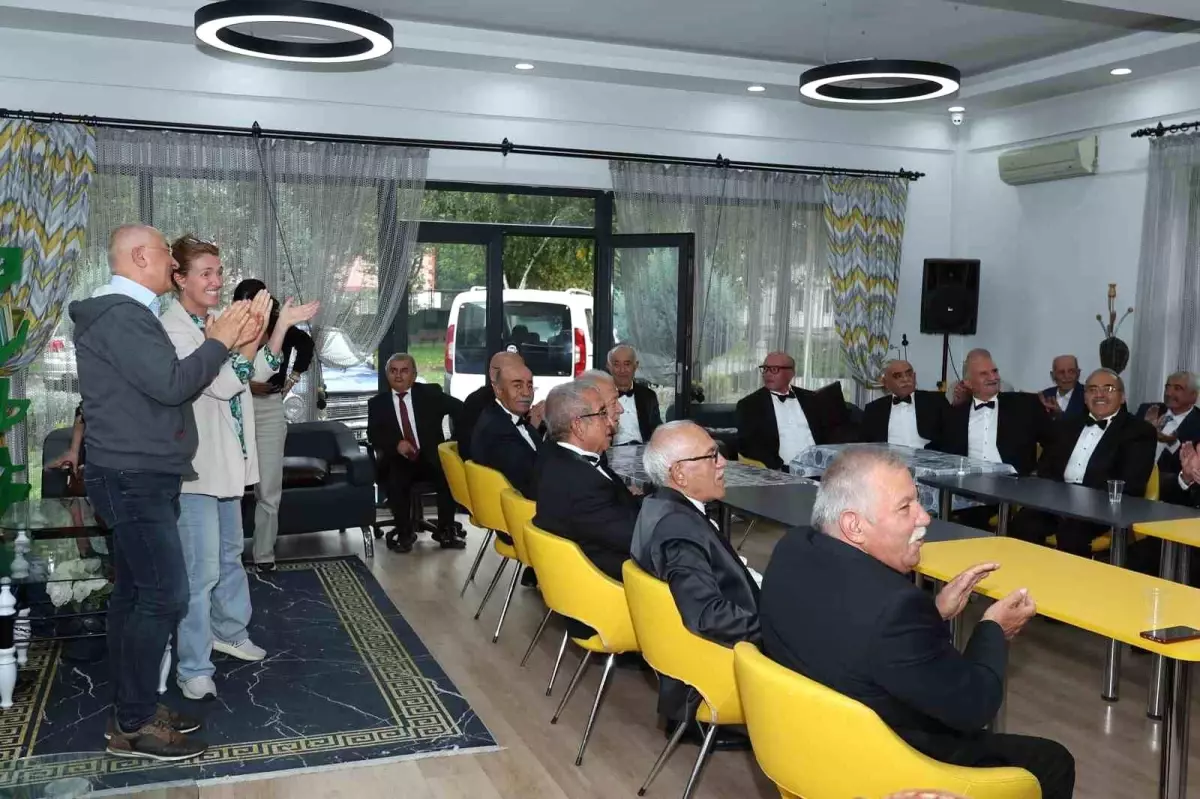 Ulu Çınarlar Yaşlı Yaşam ve Dayanışma Merkezi\'ne Hollandalı akademisyenlerden ziyaret