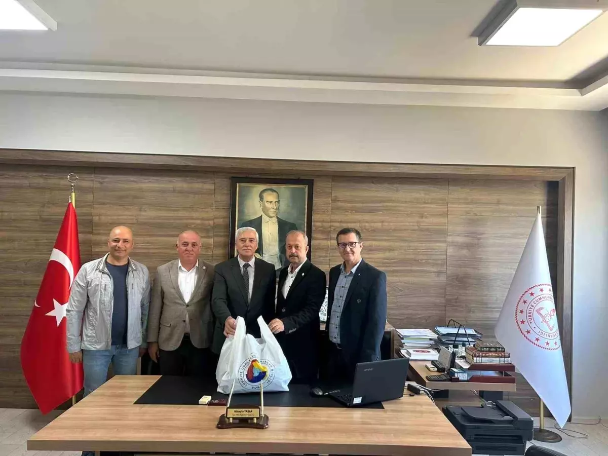 Yenişehir\'de Öğrencilere Giyim Yardımı Protokolü