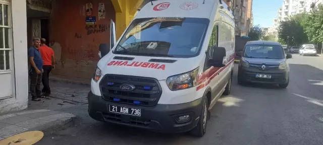 2 çocuk annesi kadın dolaba asılı halde bulundu