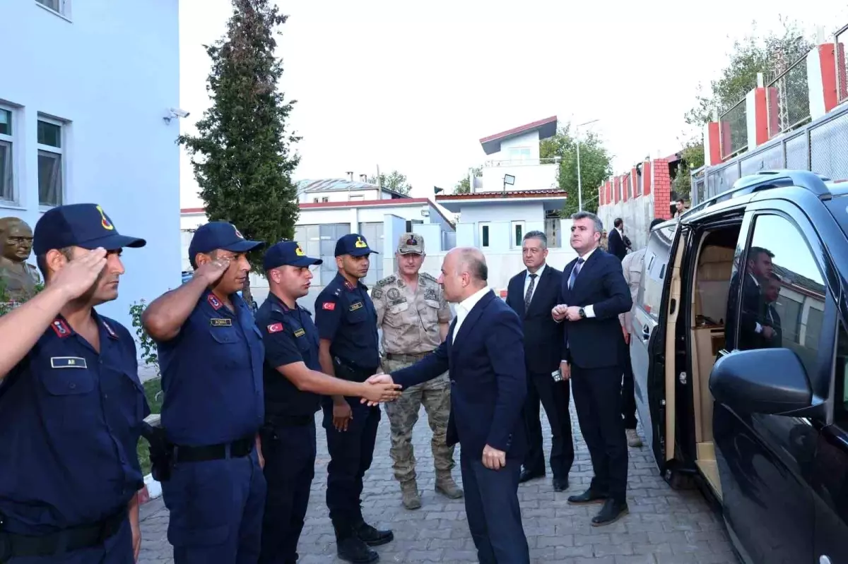 Vali Varol\'dan Jandarma Karakolu Ziyareti