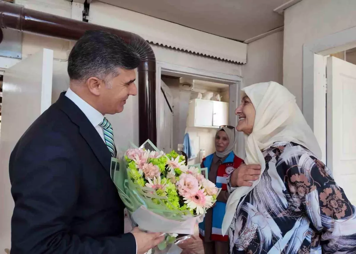 Dünya Yaşlılar Günü\'nde Yaşlılar Unutulmadı