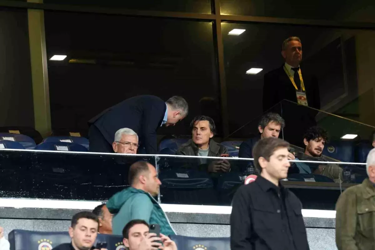 Bakan Bak ve Montella, Fenerbahçe-Nice Maçını İzledi