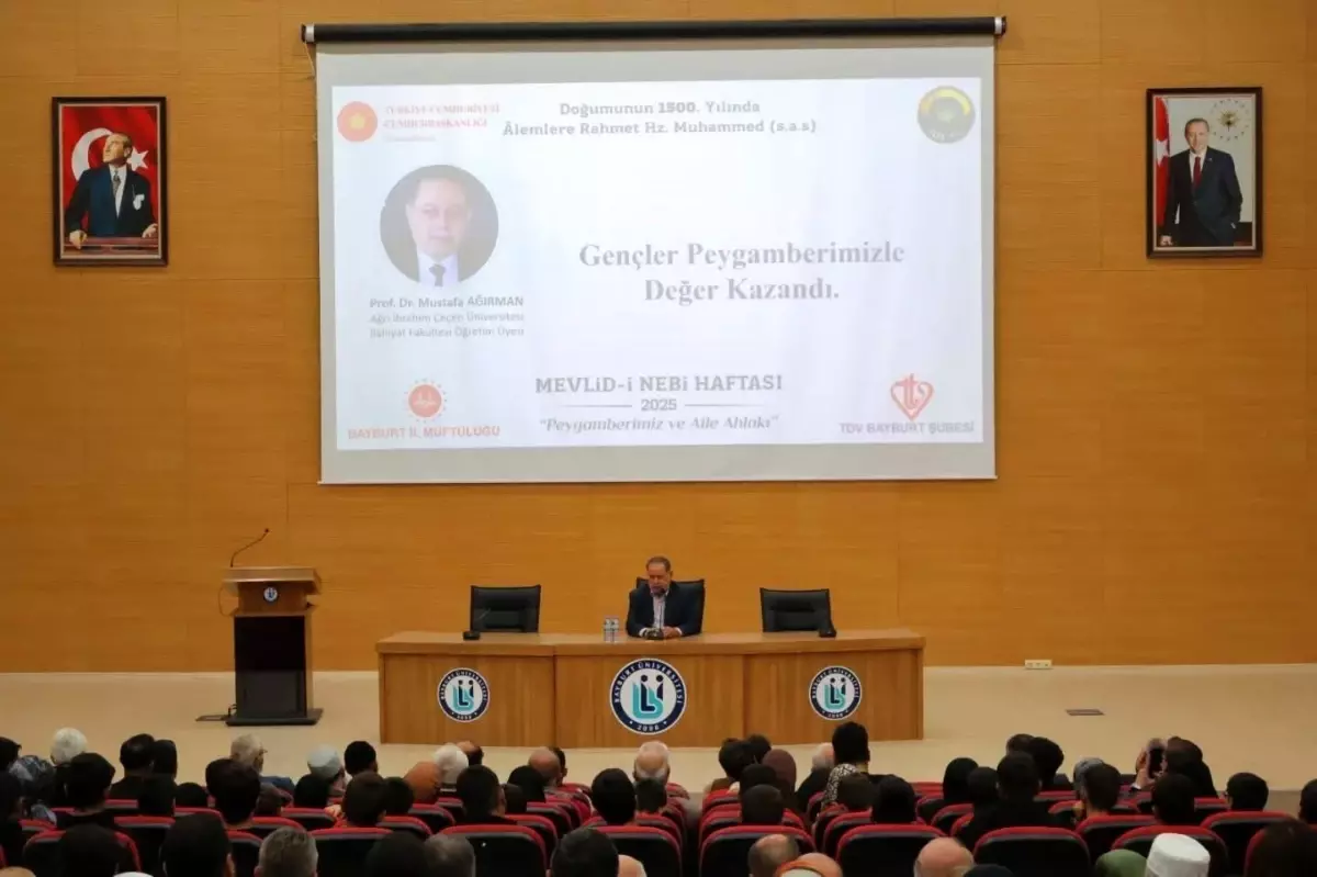 Bayburt\'ta \'Gençler Peygamberimizle Değer Kazandı\' Konferansı