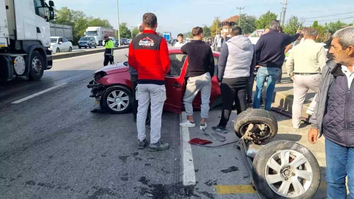 Sakarya\'da Trafik Kazası: 2 Yaralı