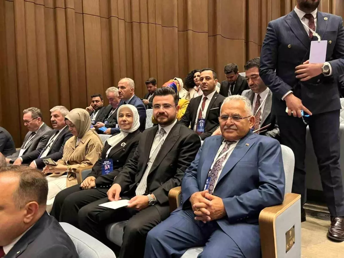 Erdoğan, Kayseri\'de İl Başkanları Toplantısı\'na Katıldı