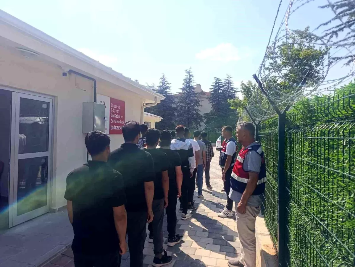 Isparta\'da Düzensiz Göç Operasyonu
