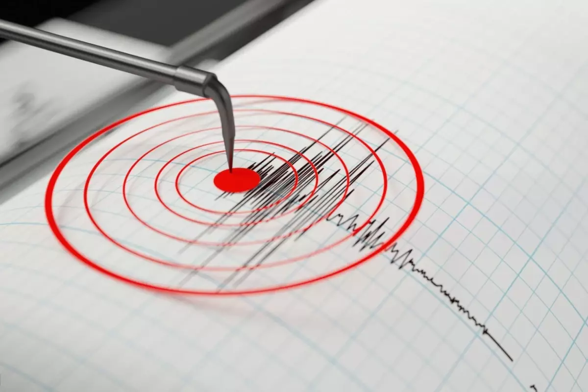 Marmara\'da 5 büyüklüğünde deprem! İstanbul\'da büyük panik yaşandı