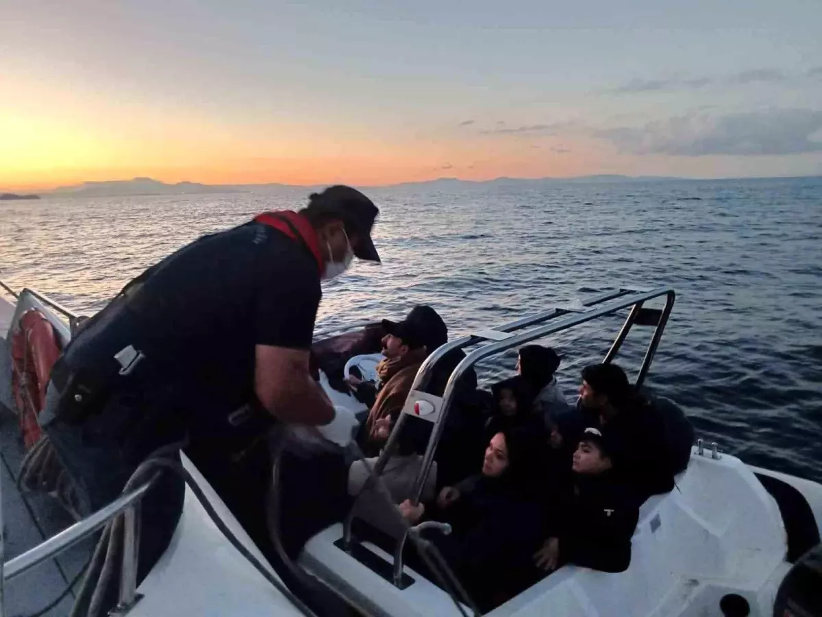 İzmir\'de Düzensiz Göçmen Operasyonu