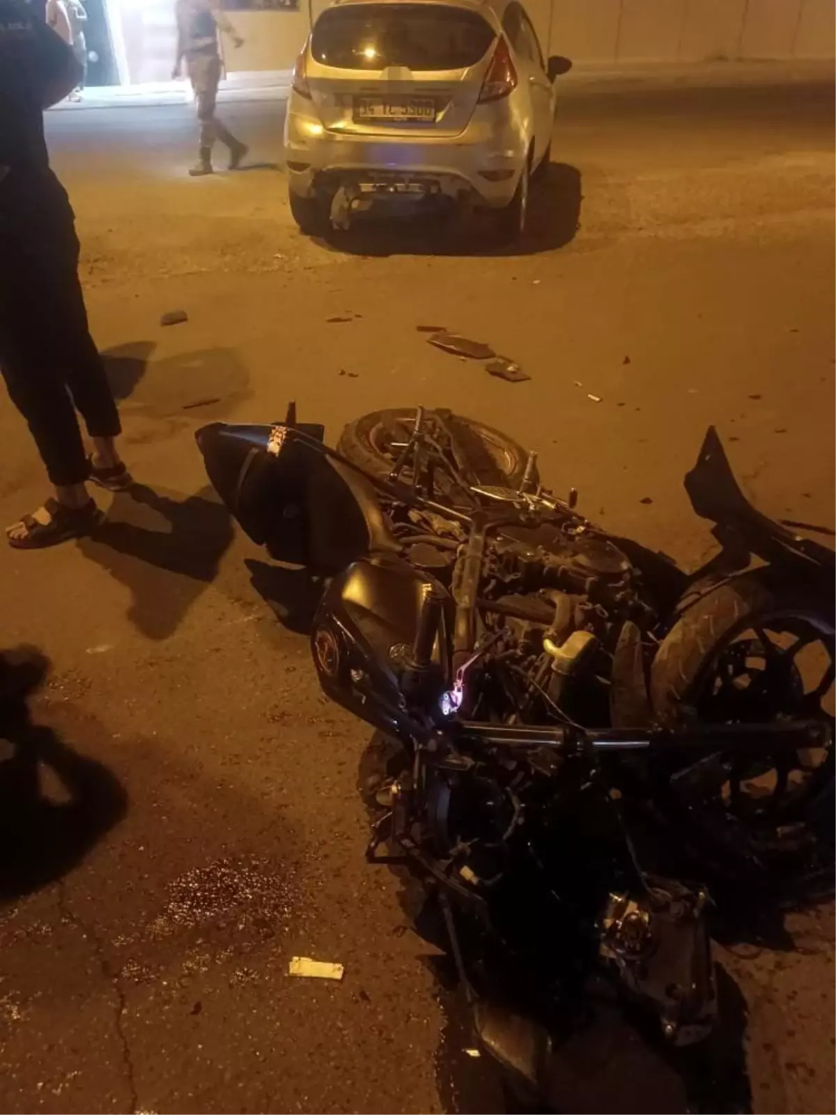 Diyarbakır\'da Kaza: Motosiklet Sürücüsü Yaralandı