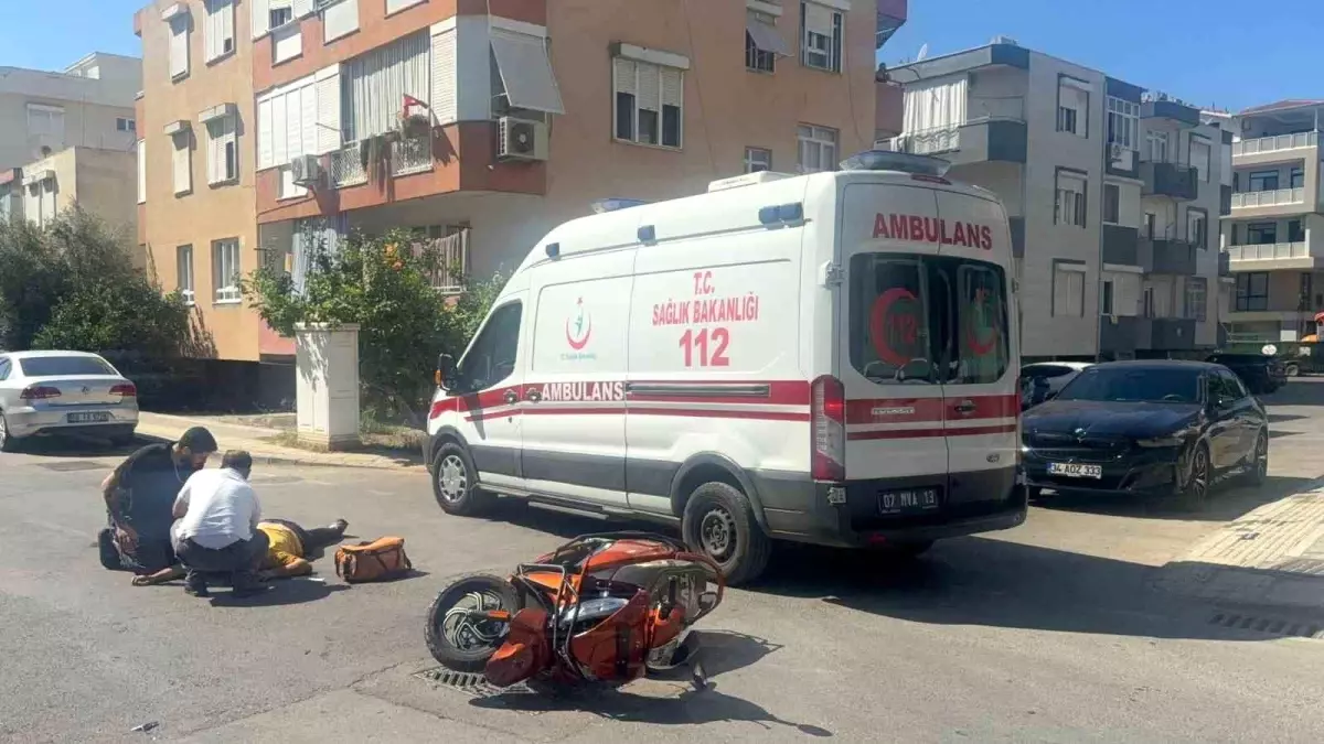 Antalya\'da Motosiklet Kazası: 1 Yaralı